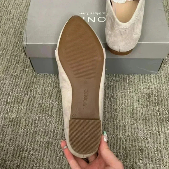 VIONIC Savannah Pink Suede Slip-On Flat Penny Loafers Size 8.5 Wide - Picture 6 of 6